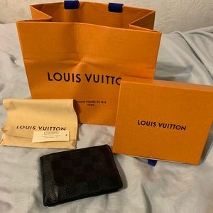 A Louis Vuitton wallet 100% authentic code N62663